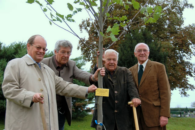 DSC_2291.EBV22_Stegersbach_2008_Baumpflanzung